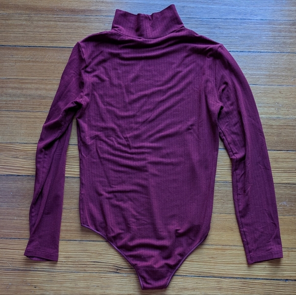 Uniqlo Red Bodysuit - Picture 8 of 8